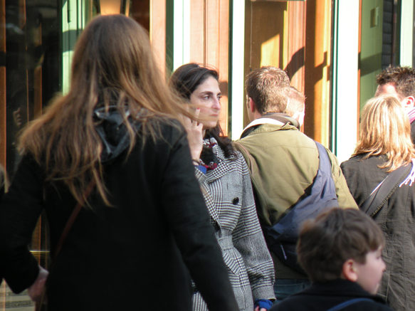  jeunes gens dans la rue
